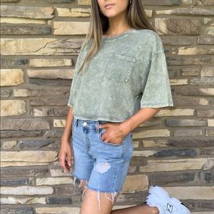 Casual Cropped Boyfriend Tee! - Olive 🤩